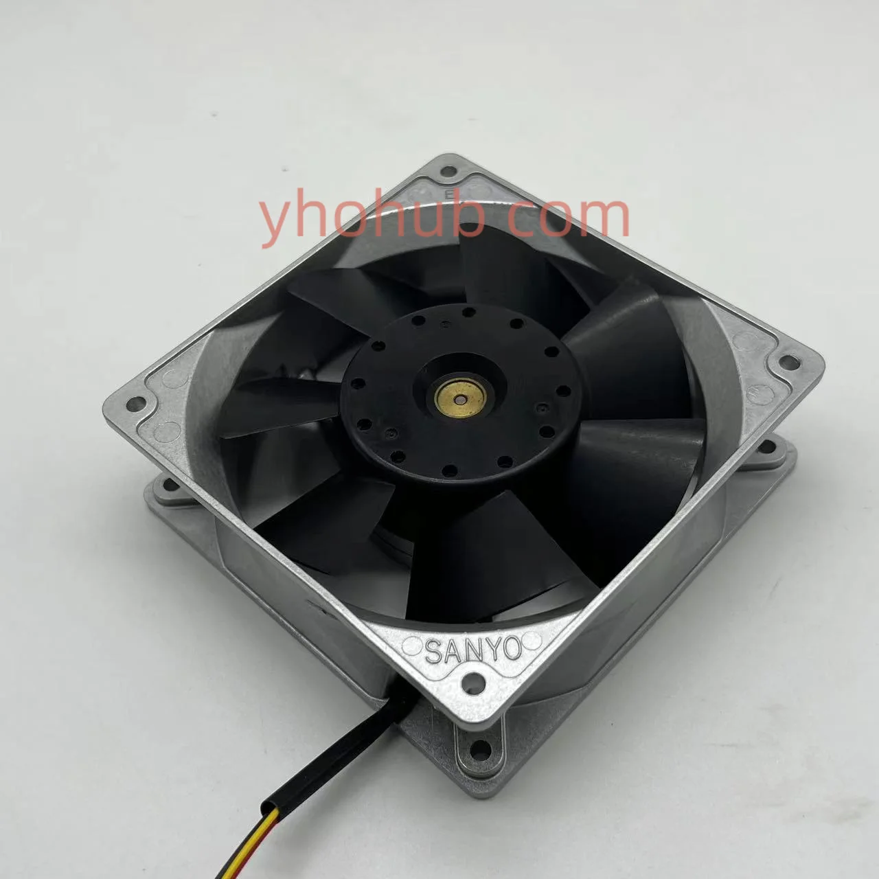 SANYO DENKI 109E1224A105 DC 24V 0.37A 120X120X38mm Server Cooling Fan