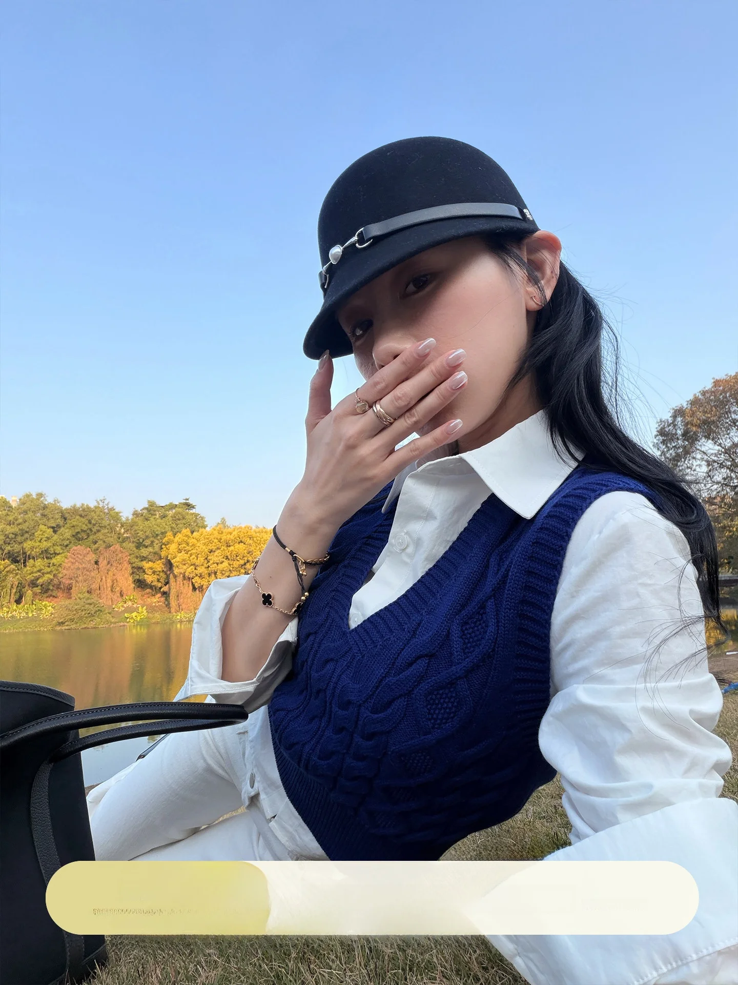 

Blue Knitted V-Ne Vest Women's Inner Wear Svel Top Korean Sle Casual Loose Fit Wool Blend ort Length Vest