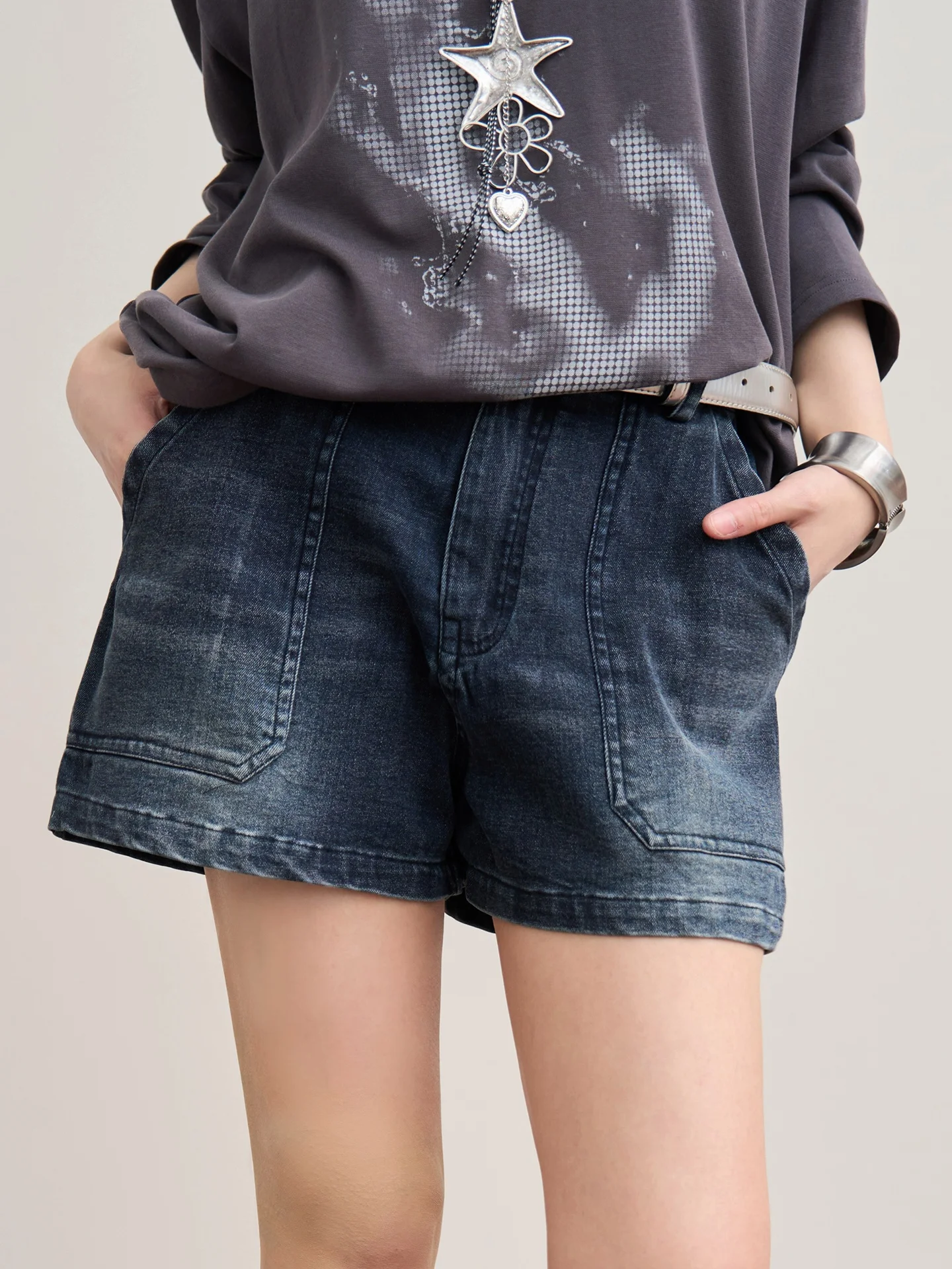 

Wan You Gravity Museum Faded Memories Women's Short Jeans Summer Washed Denim Casual Style Natural Waist Straight Leg