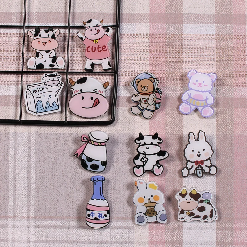 Cartoon cow acrylic Brooch cute badge clothes bag pendant pin small gift small gift