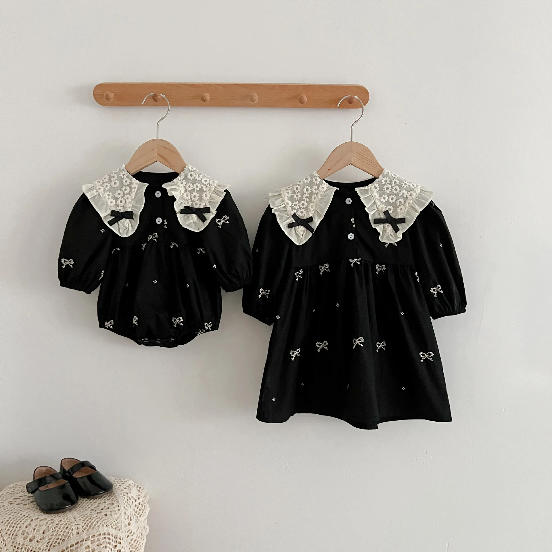 Frühling Schwestern Kleidung Mädchen Bogen Stickerei Spitze Kleidung Baby Strampler Baumwolle Säuglings Body Prinzessin Mädchen Schwester Familie Kleid – Detail 16