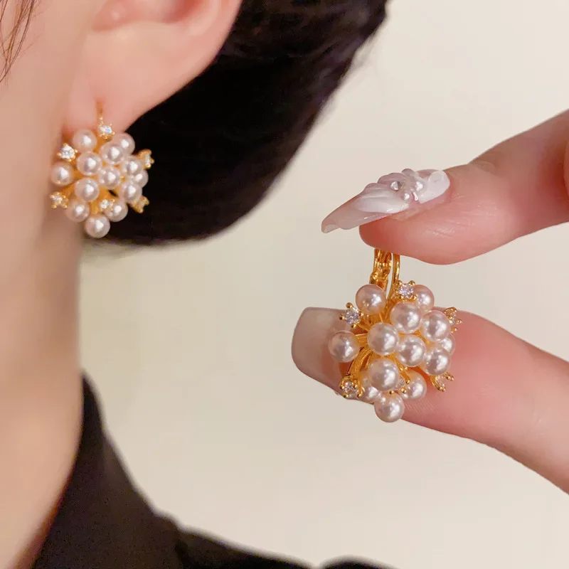 

2025 trend earrings imitation pearl Elegant luxury designer for woman