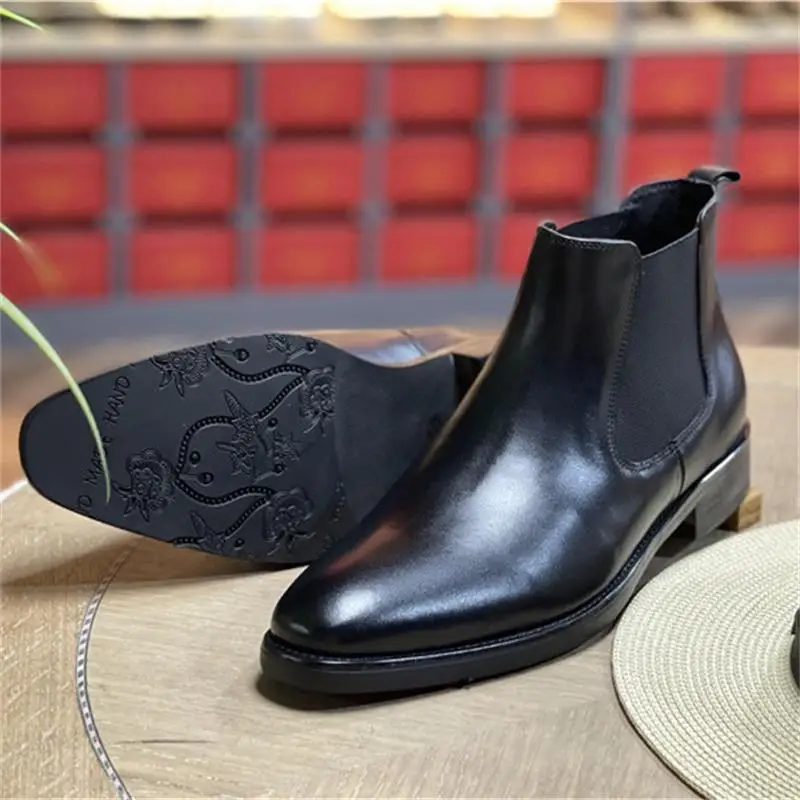 New Chelsea Boots for Men Genuine Leather Round Toe Low-heeled Retro Classic Comfortable Fashion Business Casual Daily Men Shoes