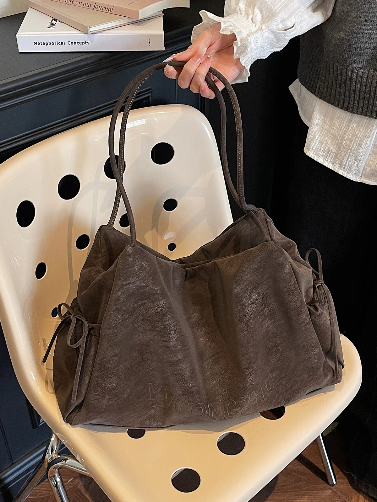 

Большая сумка через плечо в стиле ретро, женская сумка-тоут для пригородных поездок, простая расслабляющая сумка с двойным ремешком, застежка-молния, невдаемая