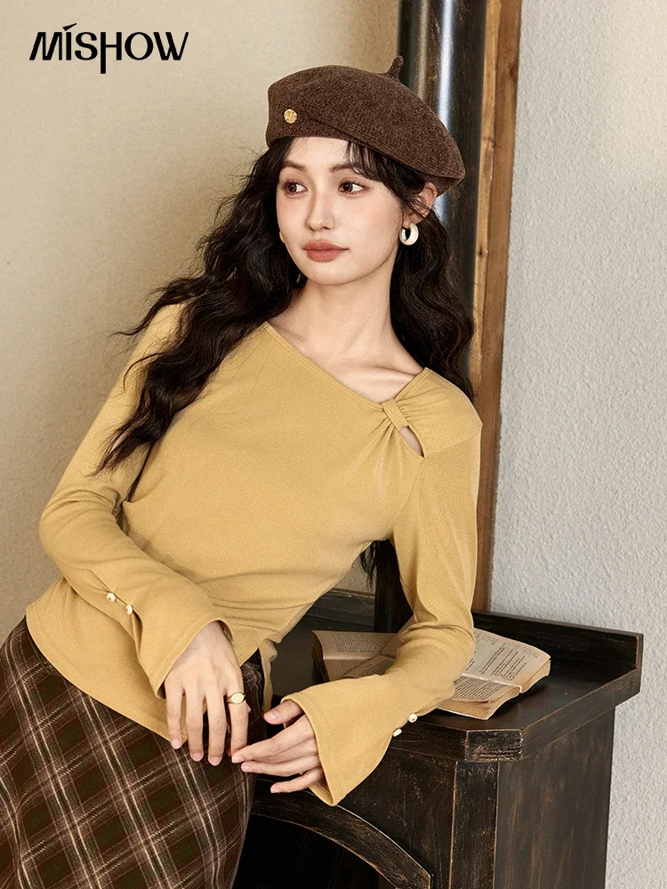 MISHOW Irregular Twisted Base T-shirt Women 2024 Autumn Flare Sleeve Slim Top Hem Side Slit T-shirt Pleated Waist Top MXD43T0375