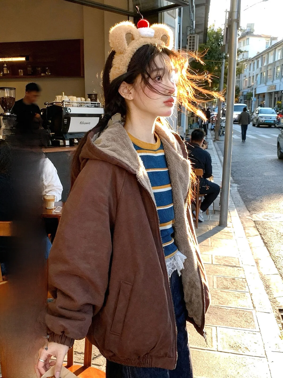 

Iuui·le женская бархатная куртка с капюшоном, повседневная универсальная многослойная зимняя хлопковая одежда в стиле ретро, новинка 2025, Sle