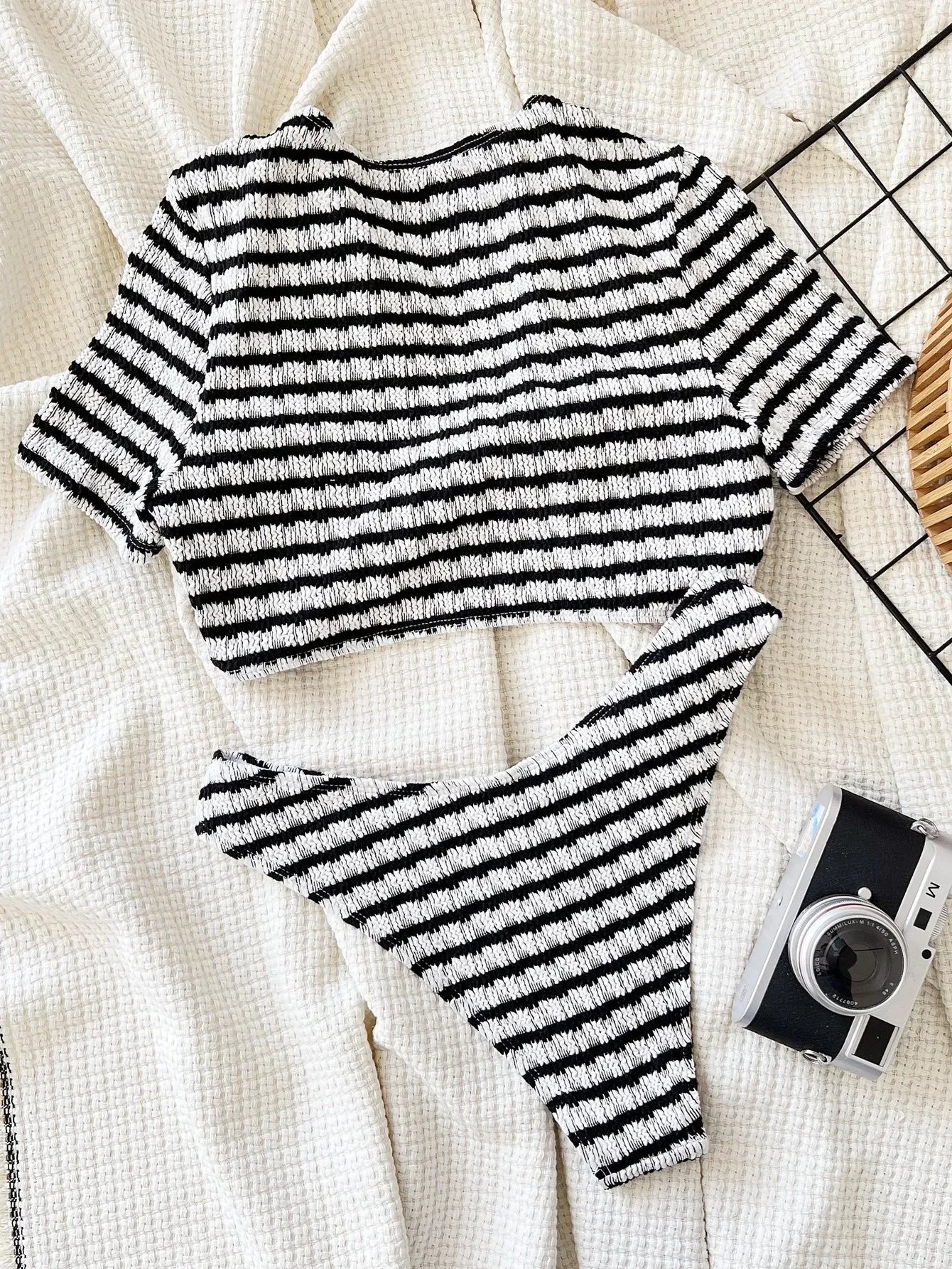 Sexy Short Sleeve Bikini 2025 Swimwear Women Summer Black White Contrast  Front Bow Cross Push Up Holiday High Waist Swimsuit