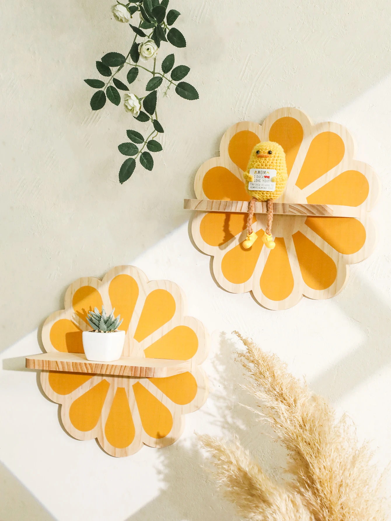 Niedliche blumenförmige Wandregale aus Holz, gelbe dekorative schwebende Boho-Regale für Kinderzimmer, Wohnzimmer und Heimwanddekoration