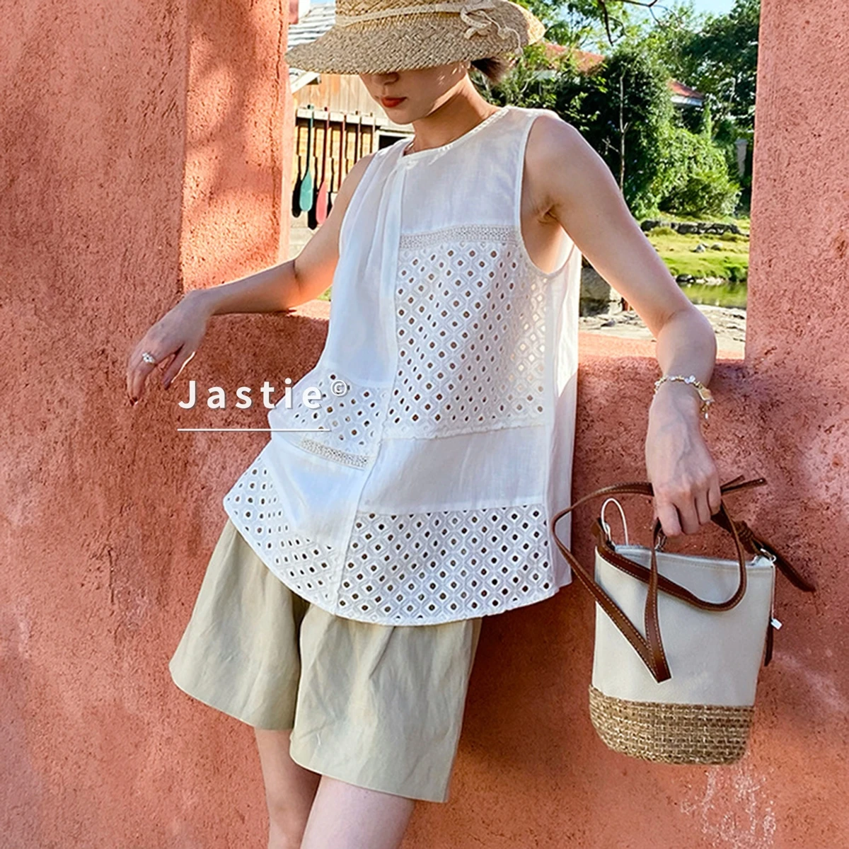 

Sexy White Lace Ruffle Blouse Women Fairycore Halter V Neck Tie Front Shirt Elegant Tiered Layered Mesh Sleeveless Tops Summer