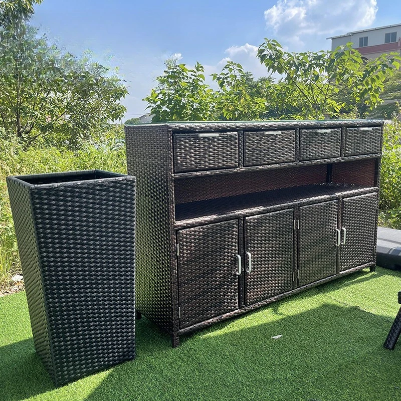 Villa swimming pool bed rattan garden courtyard sunbathing loungers resort homestay flower box coffee table combination package