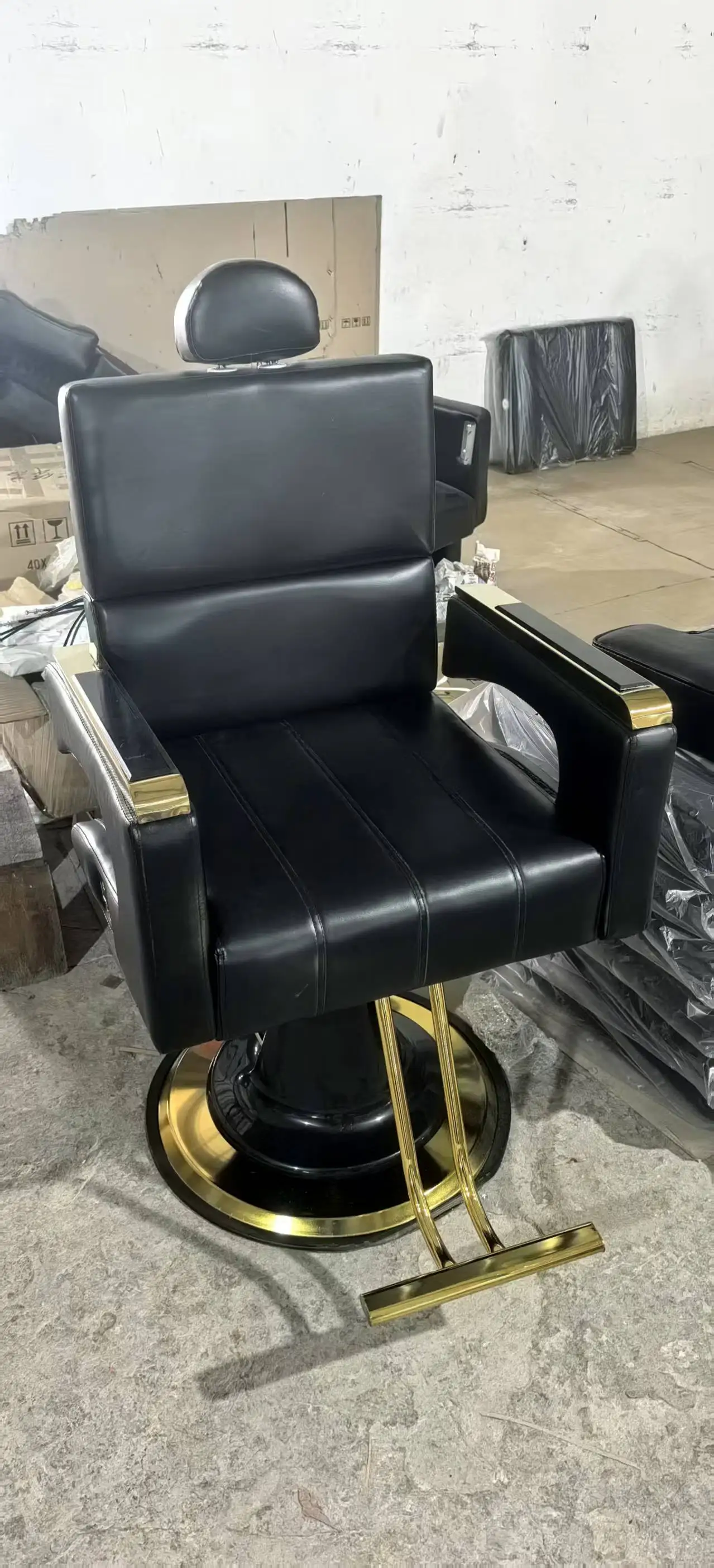 High-End Adjustable Synthetic Leather Salon Chair for Barbershop 8 Years Warranty MOQ 1