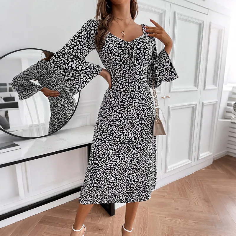

Autumn Square Collar Flower Print Waist Slimming Trumpet Sleeve Dress for Women, Elegant and Casual A-Line Long Sleeved Dress