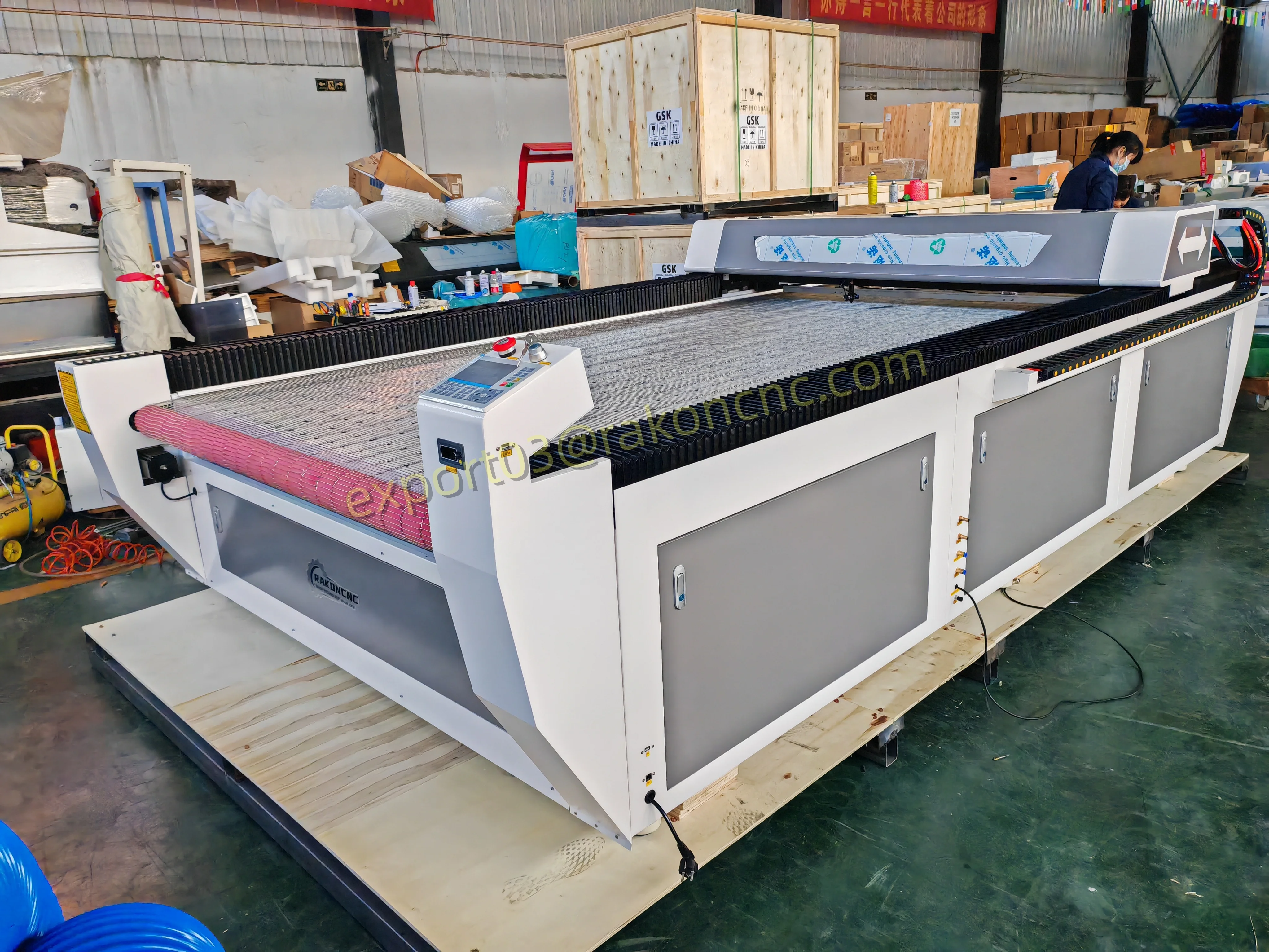 2000*3000mm 자동 공급 CNC 가죽 직물 청바지 레이저 조각 절단기
