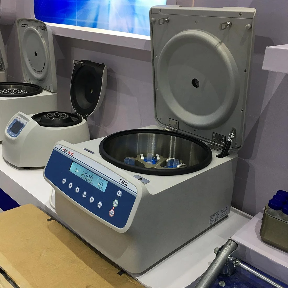 TXD3 Superior Quality New Desktop Electric LCD display Cell Smear Lab Therapy Centrifuge Machine