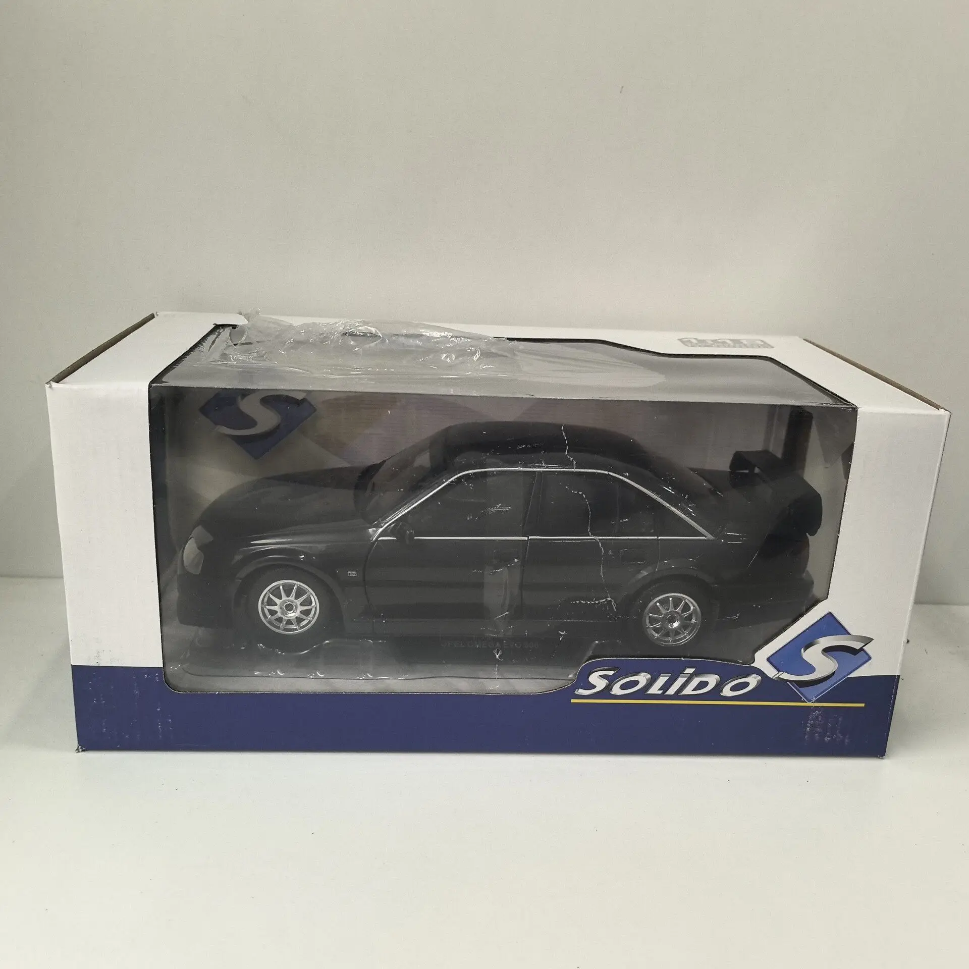 Picture 3: Paint Surface Defects SOLIDO Diecast 1/18 Scale OPEL OMEGA EVO 500 1990 71 Alloy Car Model