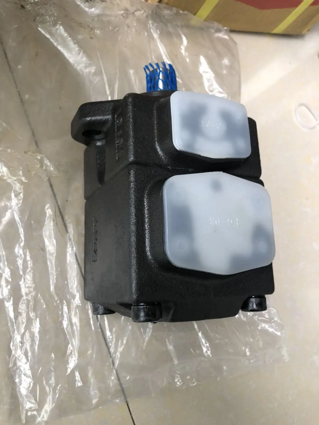 New Hydraulic vane pump PV2R1- 6/8/10/12/14/17/19/23/25/31-F-RAA-4 1pcs