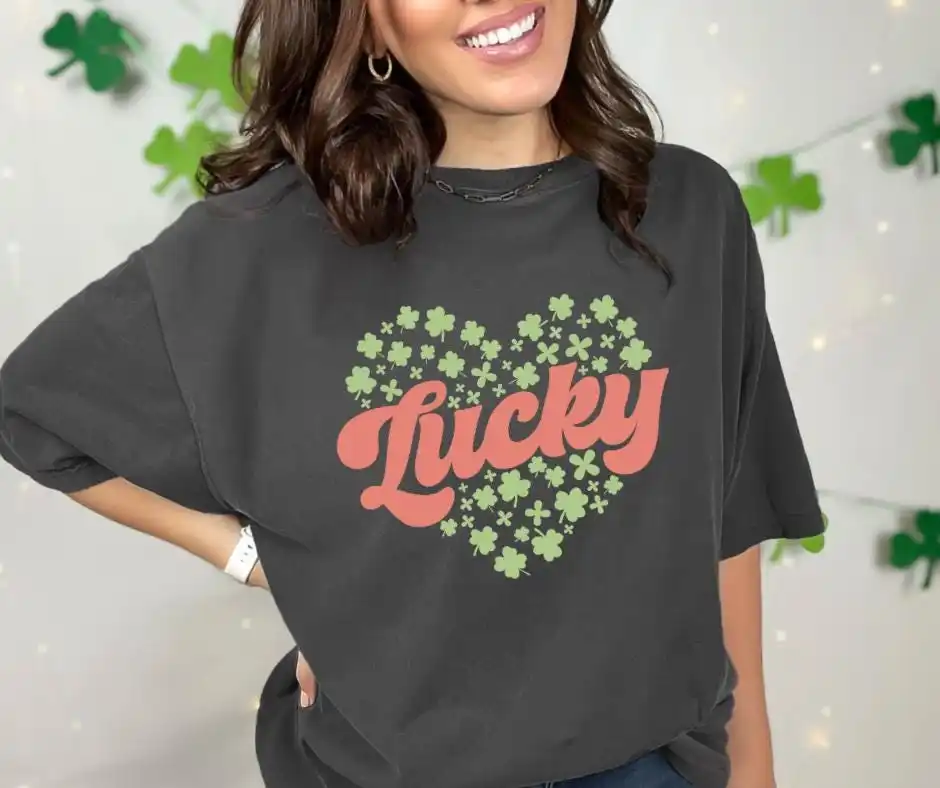 Camiseta de colores cómodos trébol de la suerte trébol irlandés lindo Retro Simple mínimo St Patricks Super suave Boxy de gran tamaño P024