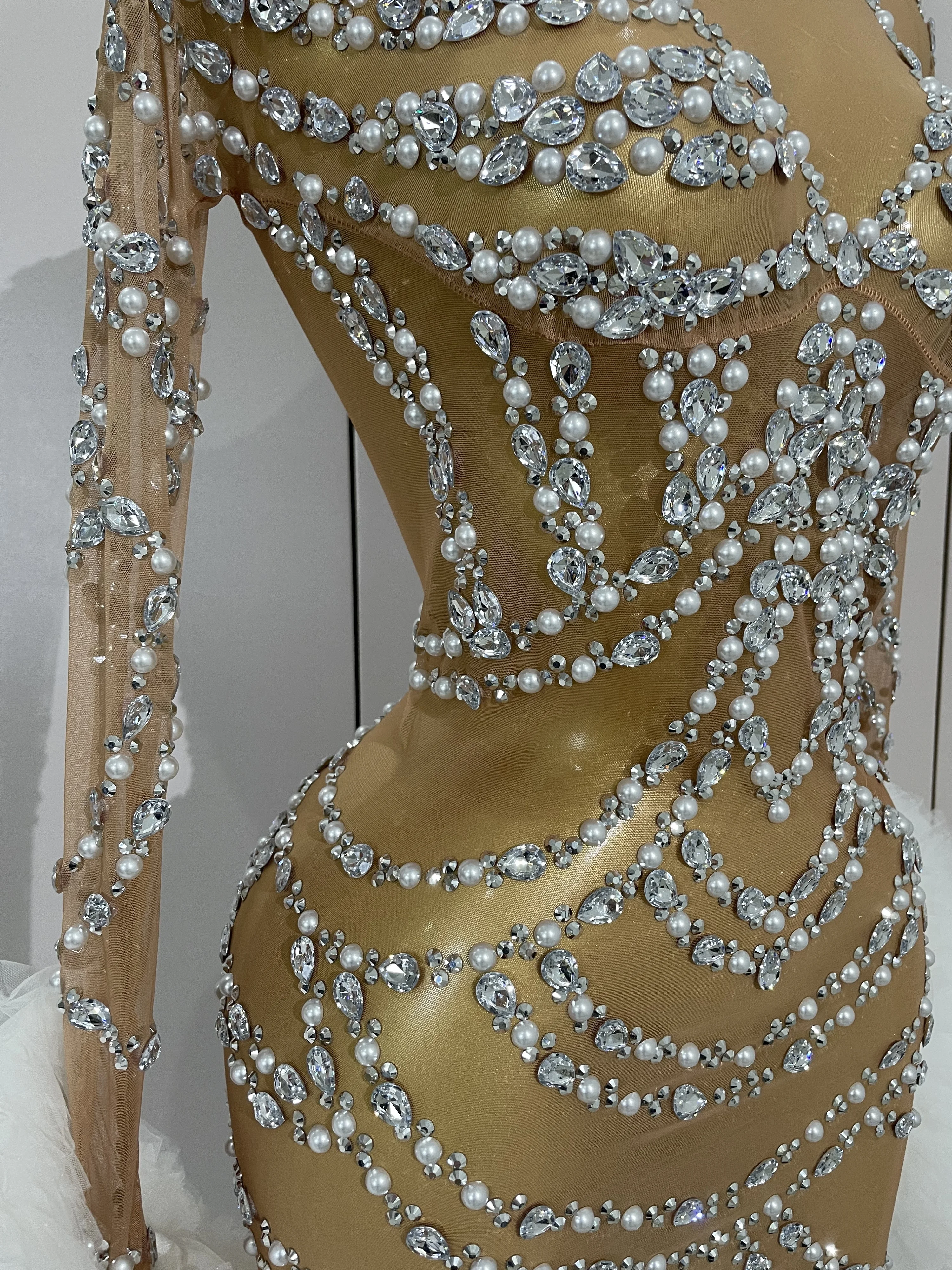 Minivestido de malla de perlas con diamantes brillantes para mujer, minivestido de lujo para celebrar la fiesta de noche, cumpleaños, Club elegante, club nocturno, ropa Sexy para escenario