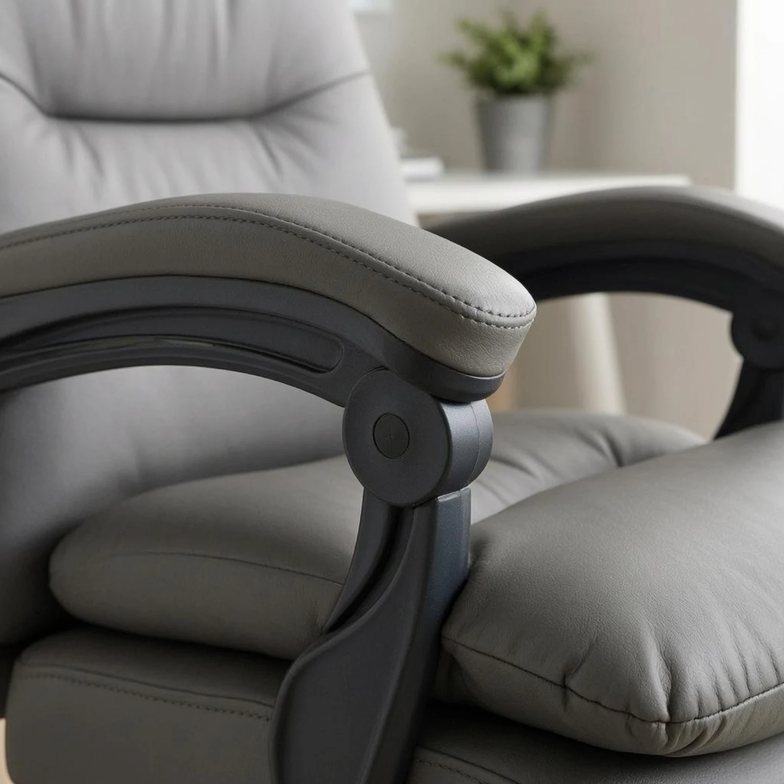 Cadeira Executiva em Couro PU Ergonômica com Encosto Alto, Ajustável em Altura e Reclinável para Sala de Estudo