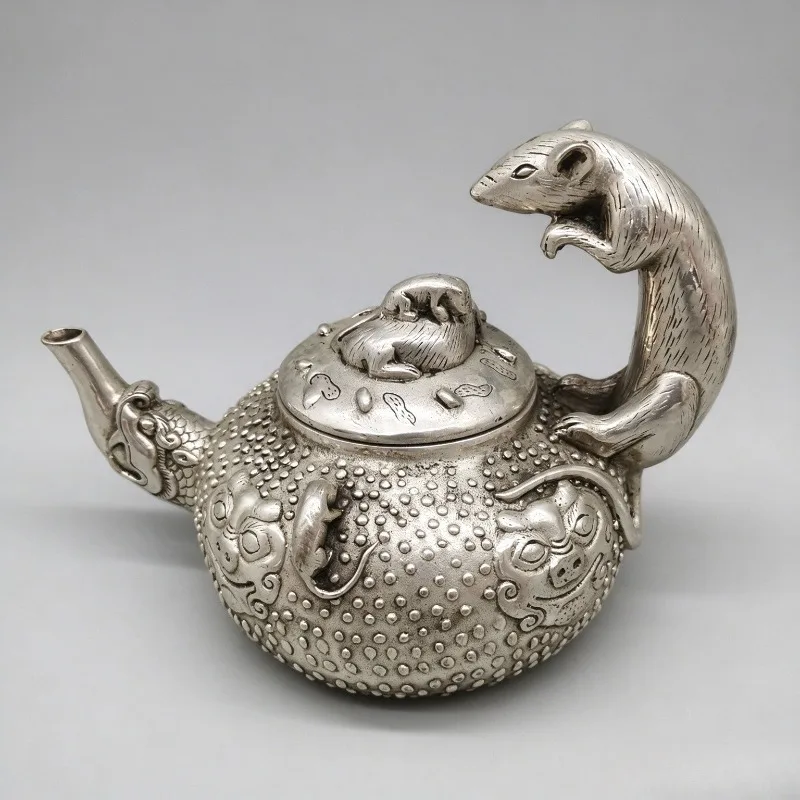 Antique Rat Teapot Zodiac Mouse Handle Wine Pot Embossed Beast Pattern Metal Kettle Feng Shui Collectible Ornament