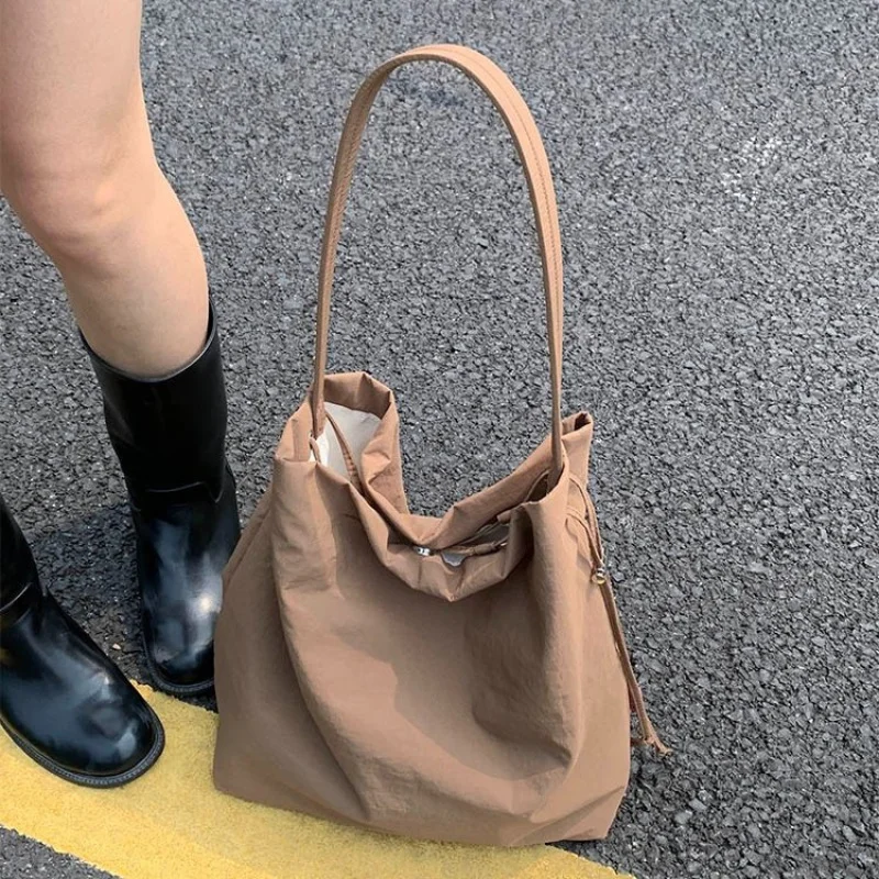 

Luxury Brand Fashionable Leather Women's Shoulder Bag Classic Elegant Famous Paris Designer Trendy Vintage Bag