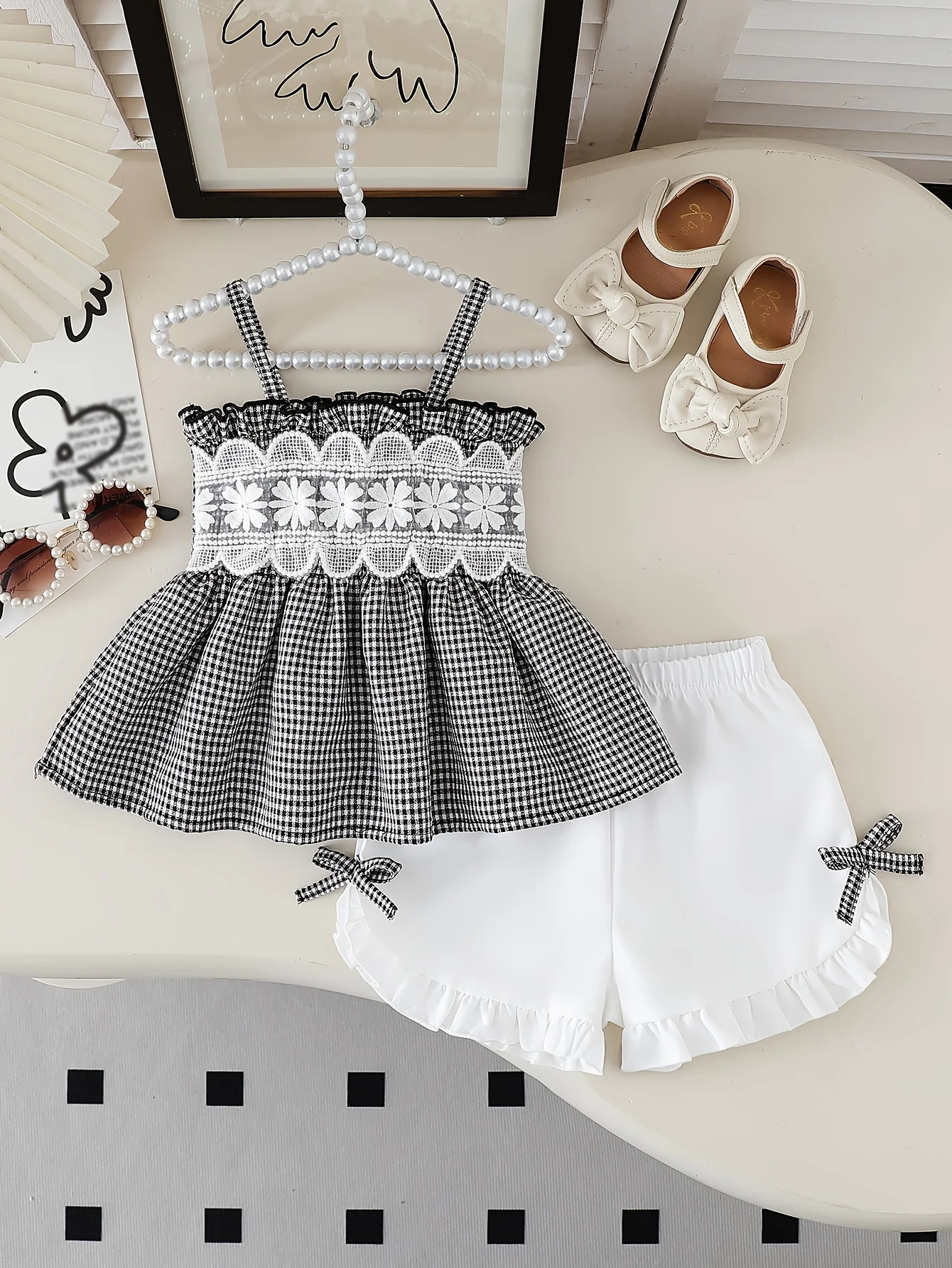 

Летний комплект для девочек в клетку с кружевом и шортами с рюшами | Подарок на День святого Валентина / Подарок на день рождения