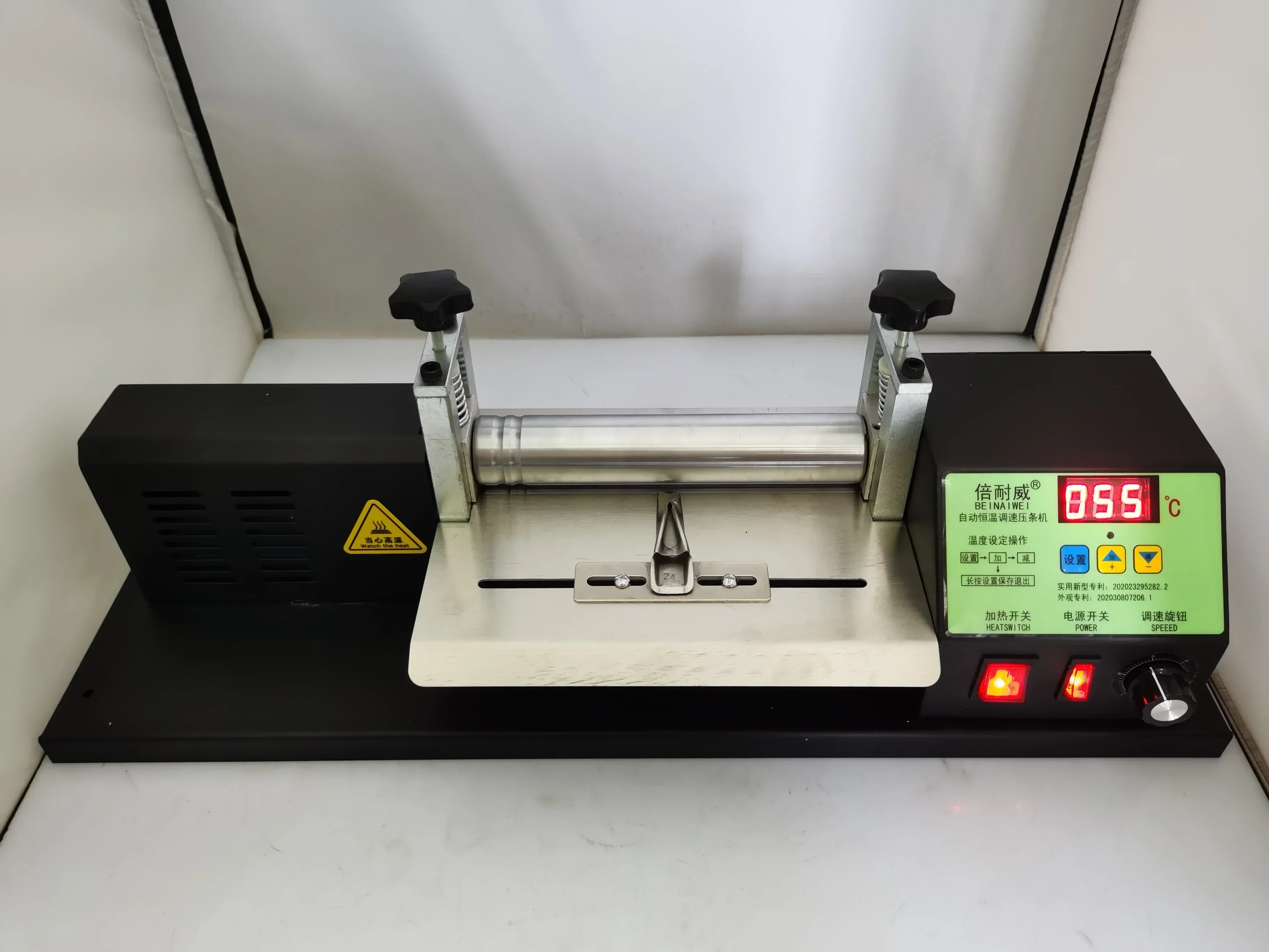 

Электрическая машина для рисования кожаных нетканых материалов с регулируемой скоростью, машина для дозатора клея, машина для ламинирования кожи