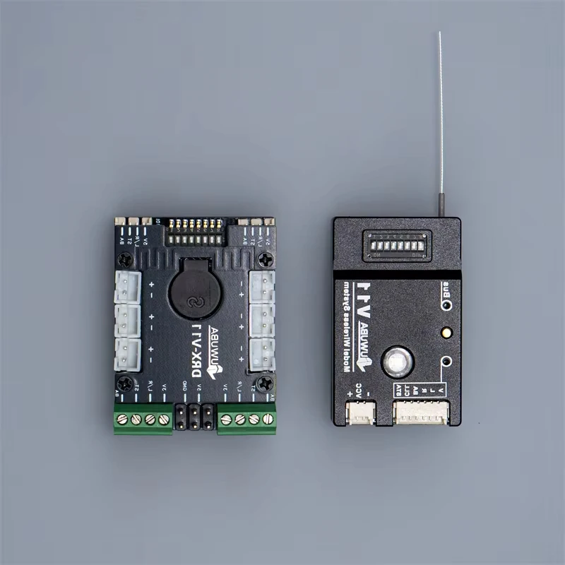 

Universal V11 Wireless Lighting Control System Transmitter Receiver Taillight 5MM For 1/14 Tamiya Wireless Light Group Toy Parts