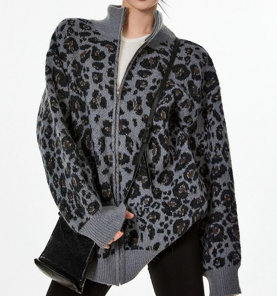 

American retro leopard print knitted cardigan autumn and winter new style for women 2025 loose version lazy style top jacket