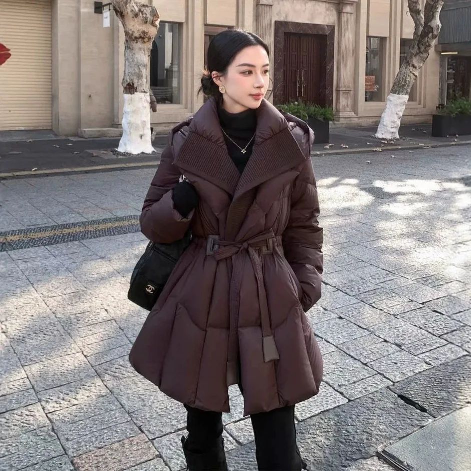 Winter High Street New Women's Down Jacket Windproof Hooded Warm Strap Fashion Jacket