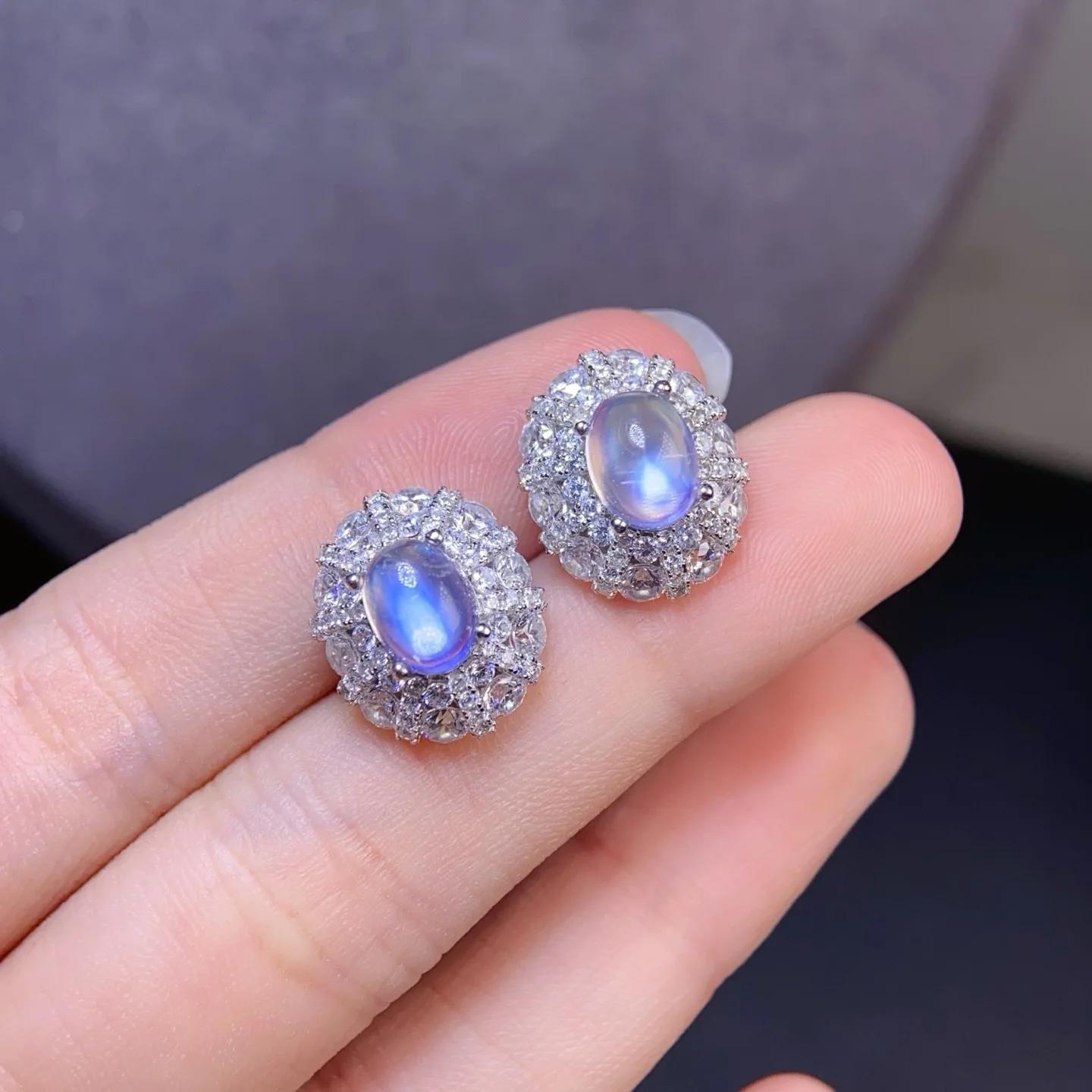 

Серьги из натурального лунного камня, тонкое синее стекло лунного стекла из микрохлопка, серебро 925 пробы, изысканно инкрустированные серьги из драгоценных камней 6*8 мм