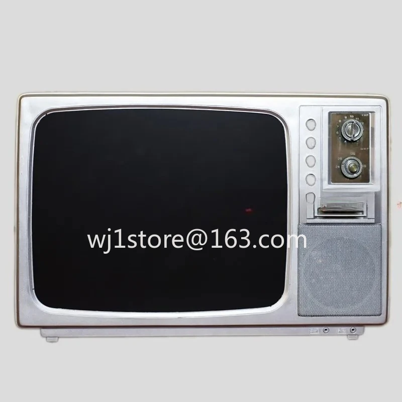 7080 nostalgic retro old-fashioned TV changed to LCD advertising machine