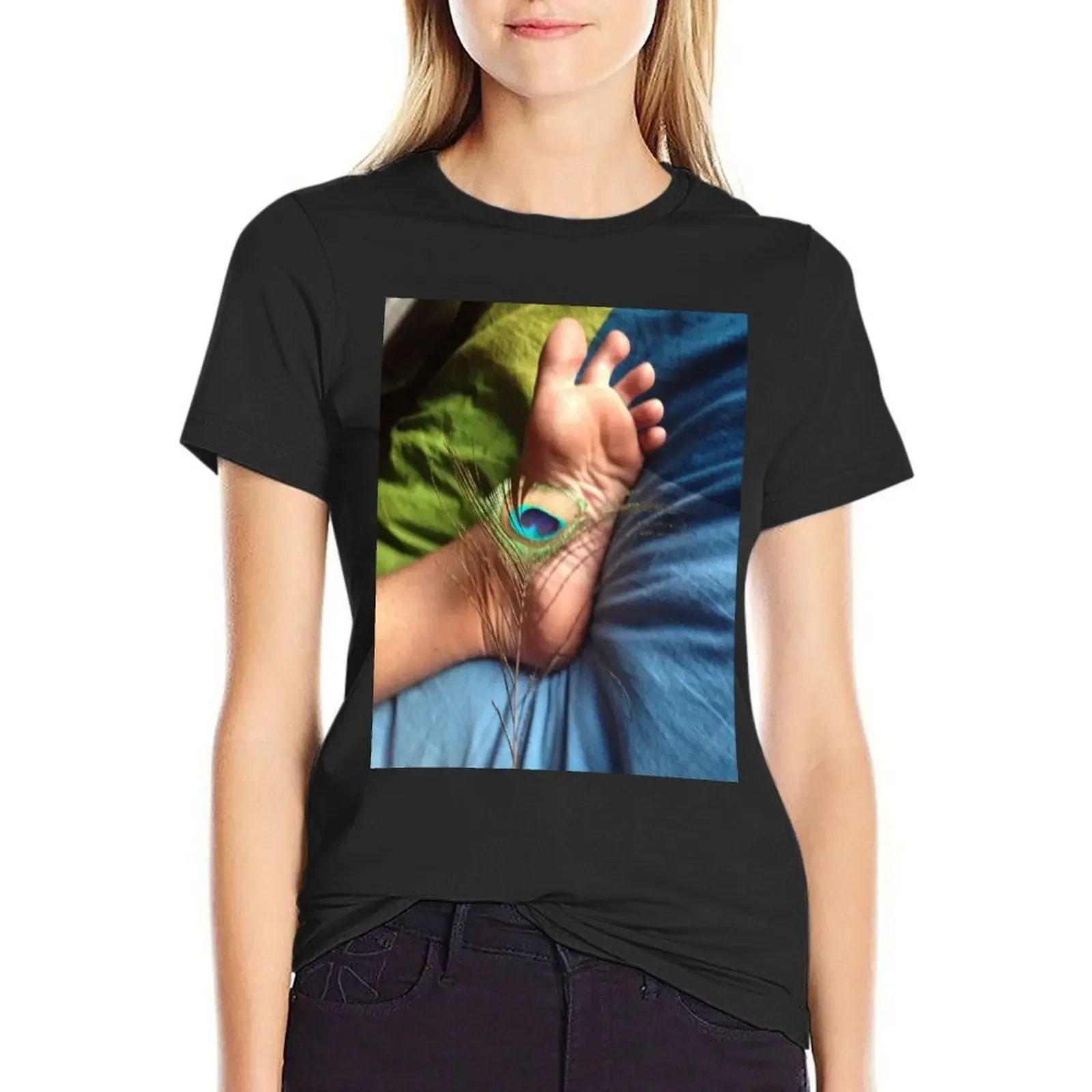 

Tickle my Tootsies T-Shirt anime clothes animal print shirt for girls Short sleeve tee cute clothes Woman T-shirts