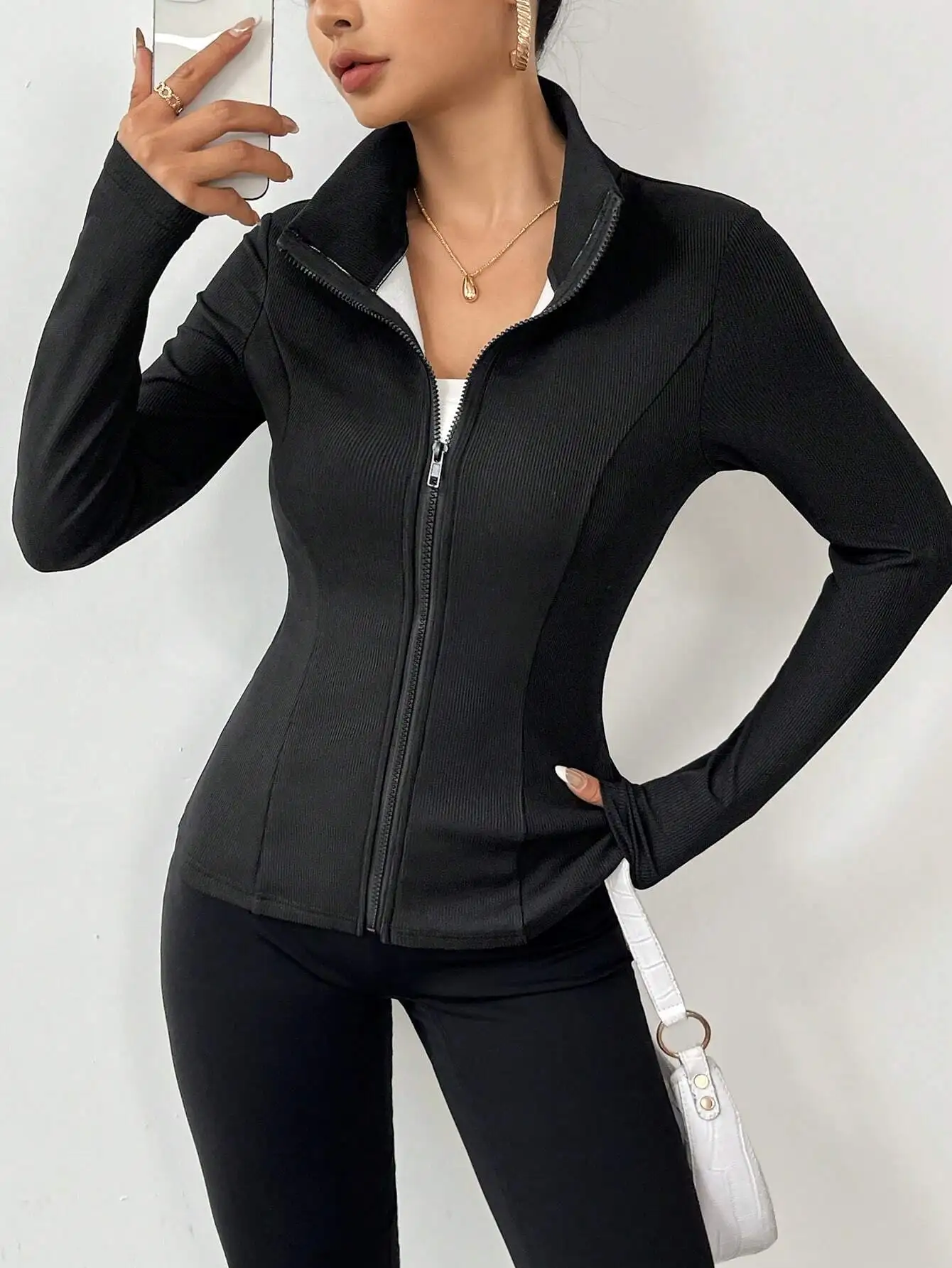 Damska kurtka polarowa LUNE zapinana na zamek, idealna na jesień i zimę, dopasowany krój, ciepła i wygodna odzież wierzchnia.