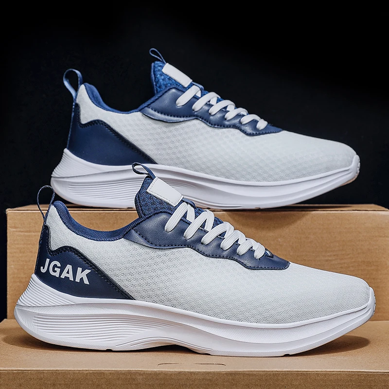 

Men's plus size light casual sports shoes Four seasons soft-sole outdoor running shoes Fashion students breathable mesh sneakers