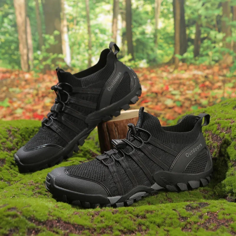 OutdoorClimbingShoesThickBottomBreathableMeshUpperHeadProtectionMen