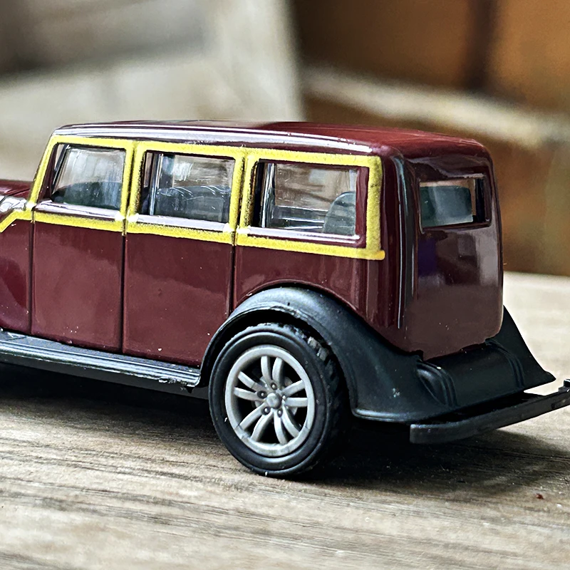 1:43 Alloy VintageรถDiecastรุ่นรถคลาสสิกCadillacs V8ดึงกลับรถรุ่นรถขนาดเล็กแบบจําลองของขวัญสําหรับเด็กผู้ใหญ่