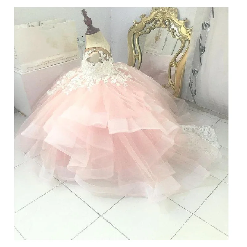 Lace 2023 Flower Girl Dresses Sheer Neck Tiers Ball Gown Sleeveless Little Girl Wedding Dresses Cheap First Communion Pageant