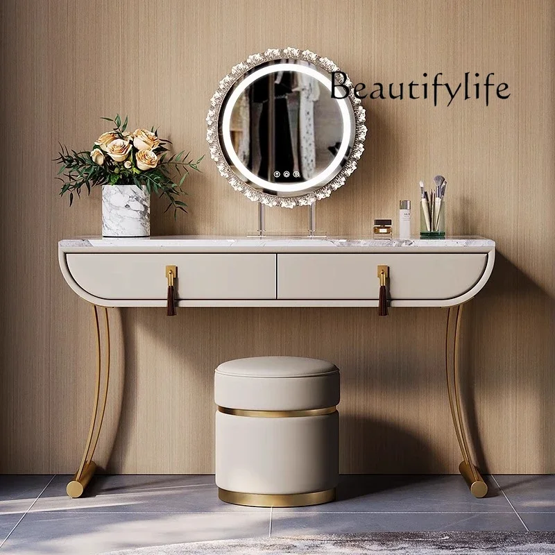 طاولة مكياج فاخرة وخفيفة الوزن، طبقة مسطحة كبيرة، نمط مصمم، مزيج من الخشب الصلب والرخام