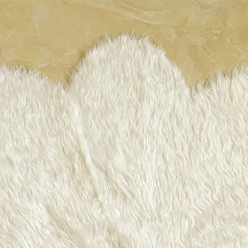 

78cm White Floral Shape Christmas Tree Skirt Artificial Wool Xmas Tree Skirt Apron Decorative Base for Holiday Decoration