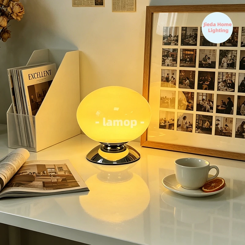 Gloss White Globe Shell Glass Table Lamp Italian Retro Bedside Lamp 3 Color Temperature Entrance Bedroom Homestay Decor Table