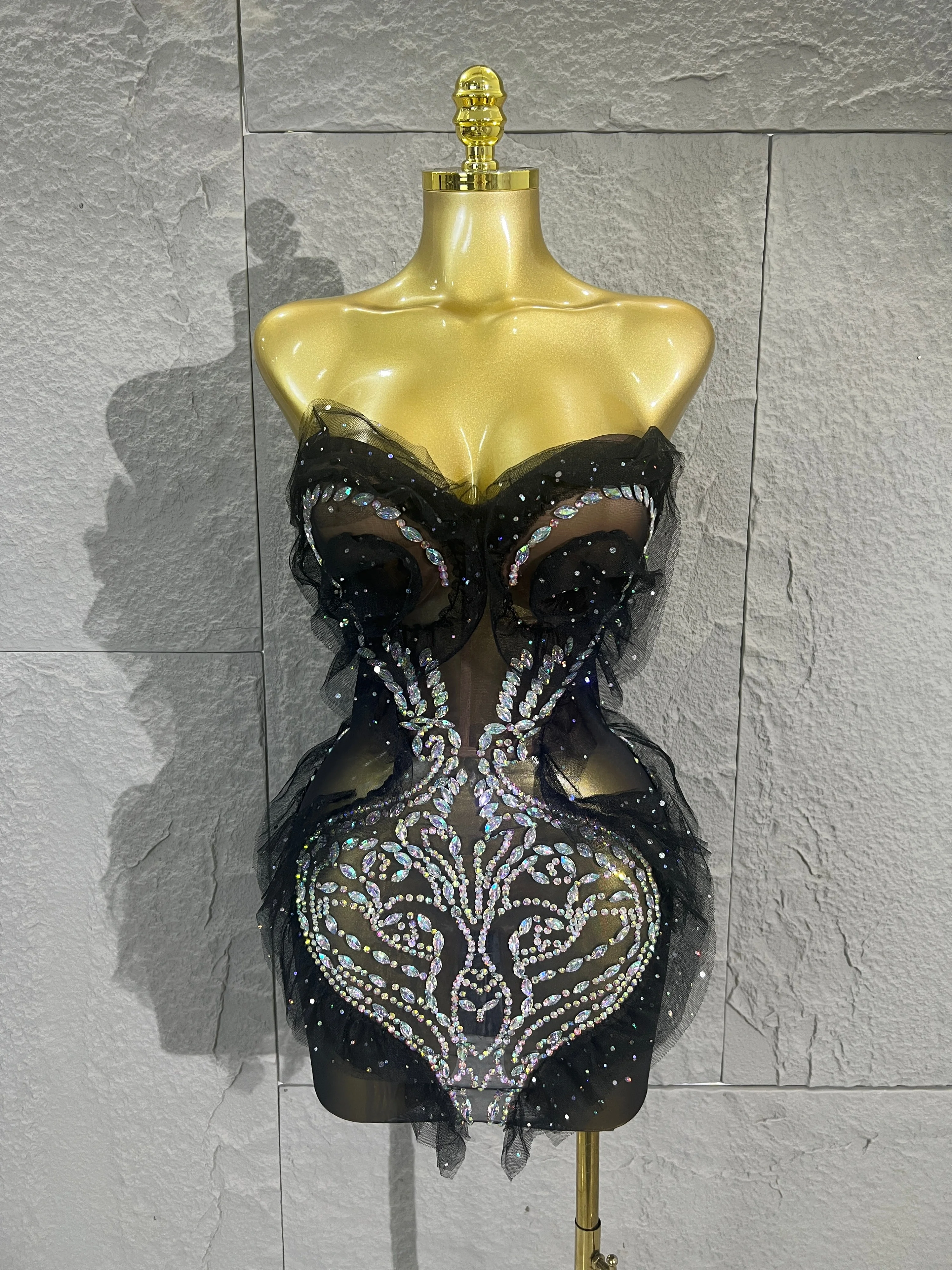 Damen Schwarzes Transparentes Mesh-Minikleid mit Strass-Rüschenbesatz Trägerloses Bodycon-Kleid Bühnenoutfit Nachtclub-Geburtstagsparty-Kleidung