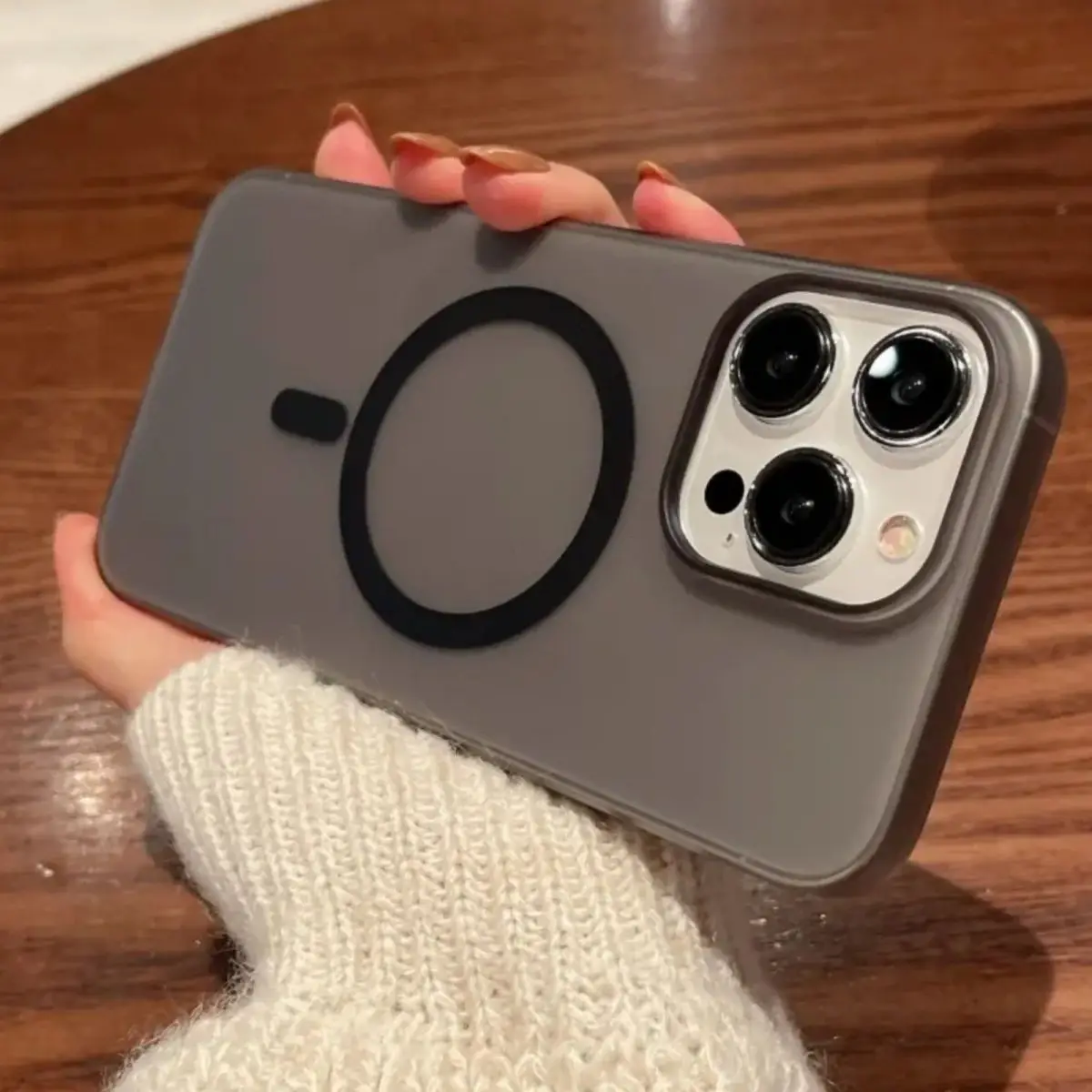 حافظة شحن لاسلكية رفيعة للغاية غير لامعة لهاتف سامسونج A56 5g A55 A16 A26 A36 A54 A06 S25 S24 Ultra S23 FE غطاء مغناطيسي