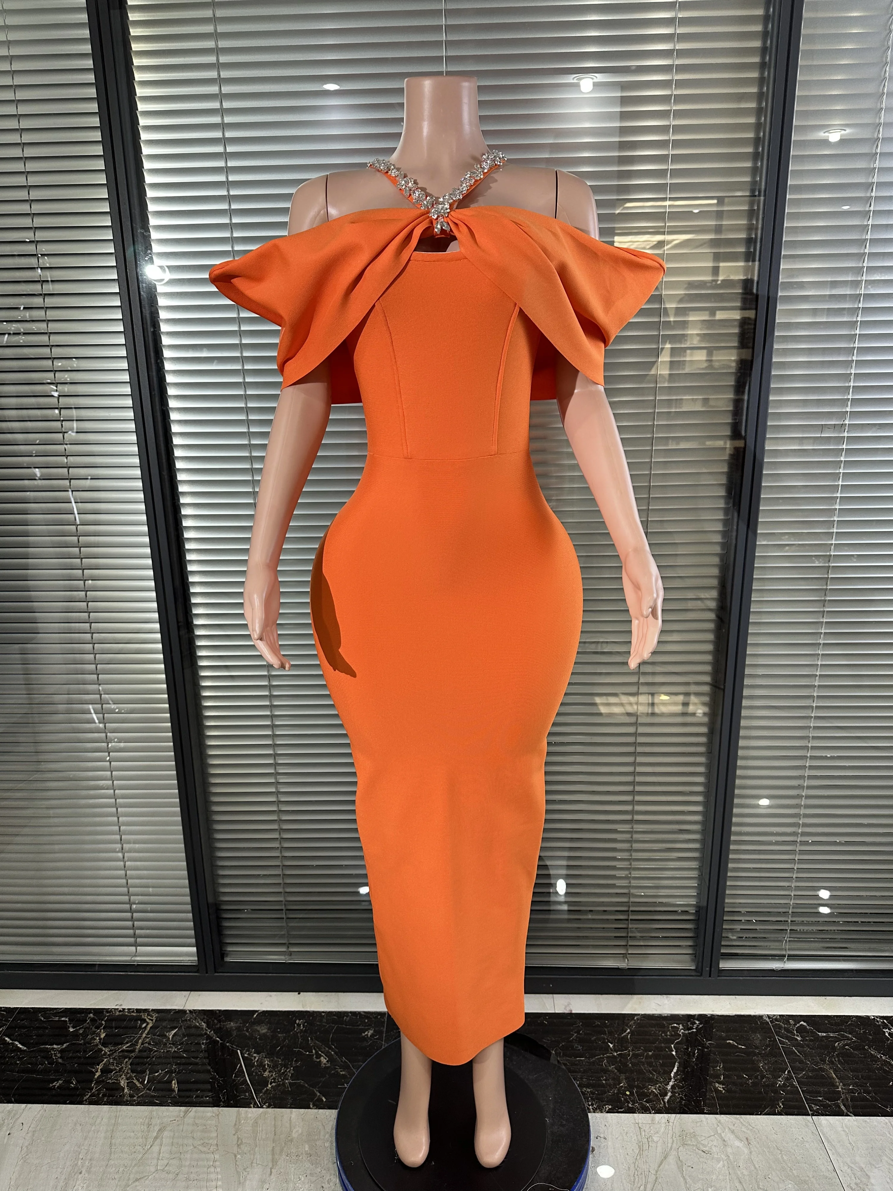 

Роскошное вечернее платье-бандаж с открытыми плечами, украшенное стразами, в стиле знаменитостей, для торжественных мероприятий и дней рождения