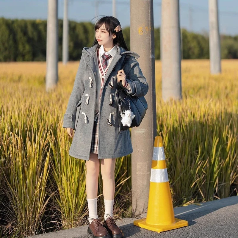 

2025 Japanese Style Women's Wool Coat with Horn Buttons Plus Size Winter Jacket Black Gray Hooded Thickened Petite Trench