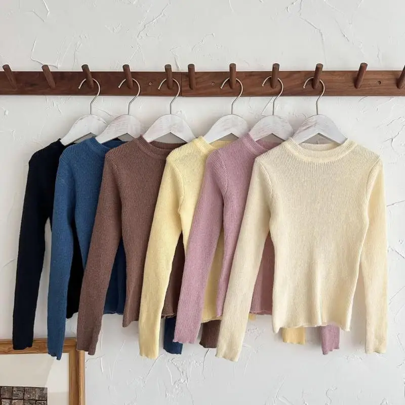 

Новинка осени 2024, детские нижние рубашки, однотонный вязаный свитер для мальчиков и девочек, простой повседневный пуловер для малышей, топы, детская одежда