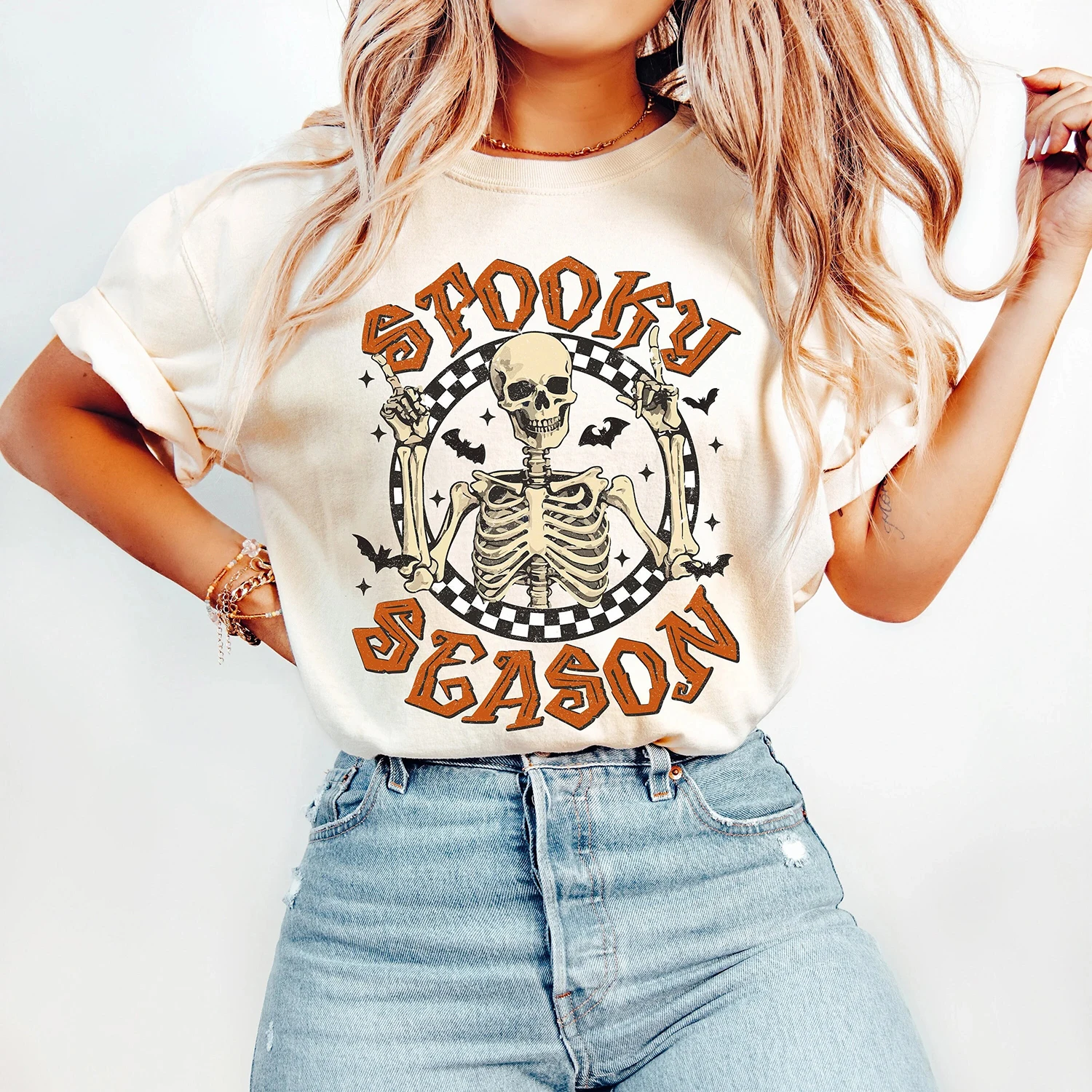 

Horror Vintage Skull and Bat Print Female Shirt Spooky Season Slogan Women T-shirt Stylish Street Halloween Party Casual Tee