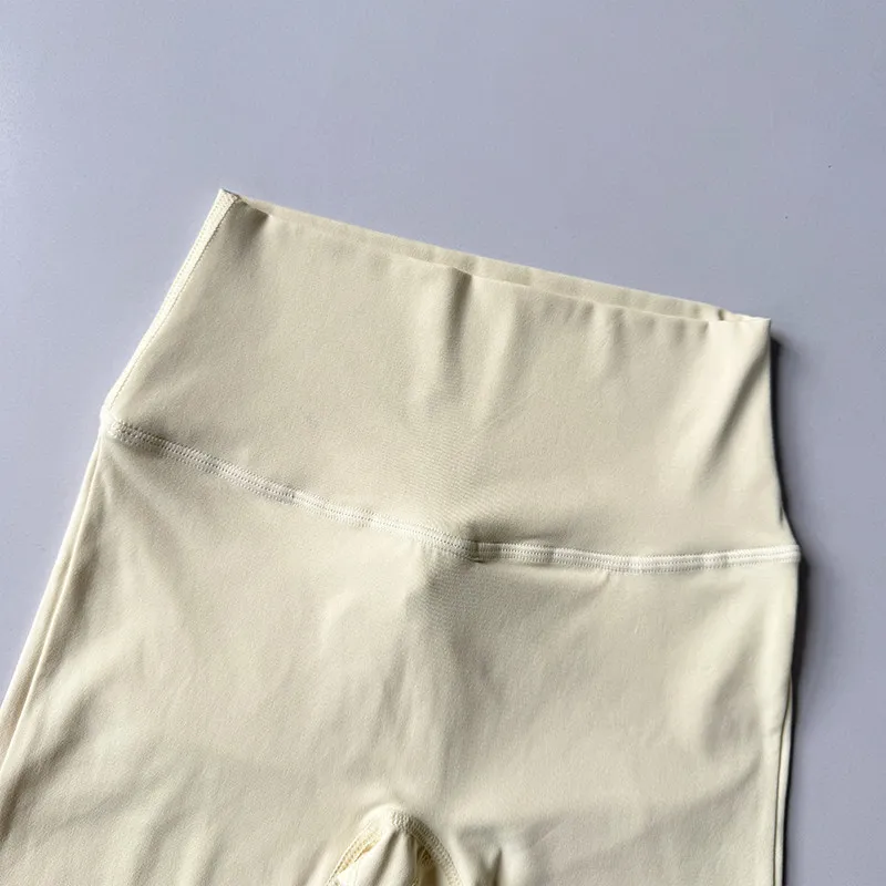 2-teiliges Nude High-Waisted Butt-Lifting Yoga-Set: Fitness-Cropped-Leggings, Sport-BH, stoßfestes Trainings-Oberteil und -Unterteil. – Detail 27