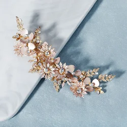 Luxury Metal Leaf Flower Hair Clip Elegant and Unique Women's Hair Jewelry Exquisite Alloy Hairpin Holiday Gift