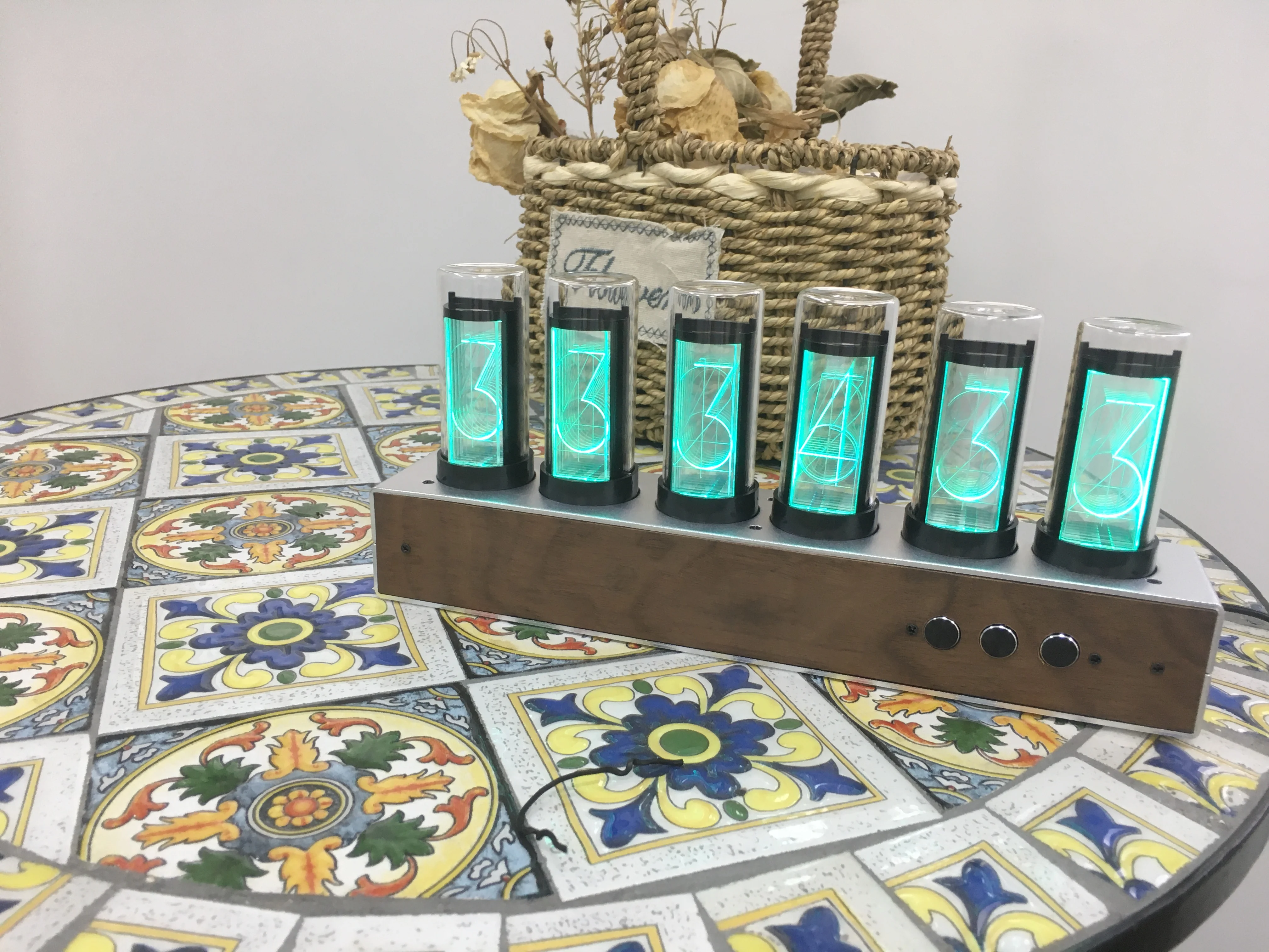 Fashion Table Desk Decor Tube Nixie Clock Creative Steampunk Modern Most Beautiful Exquisite Electronic Glow Nixie Tube Clock